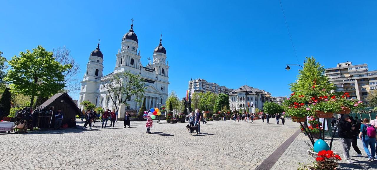 Genesis - Iasi City Center ภายนอก รูปภาพ