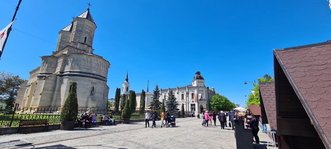 Genesis - Iasi City Center ภายนอก รูปภาพ